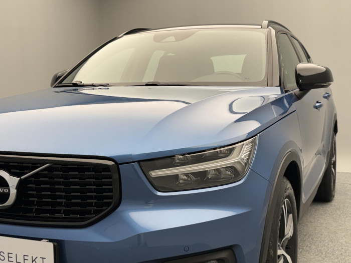 Volvo XC40 T3 R-DESIGN AUT CZ REZERVACE