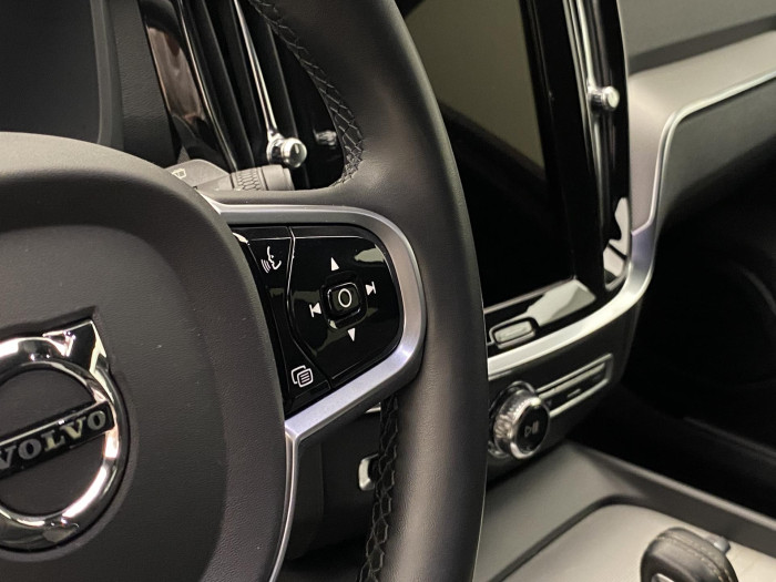 Volvo V60 B3 DARK PLUS REZERVACE