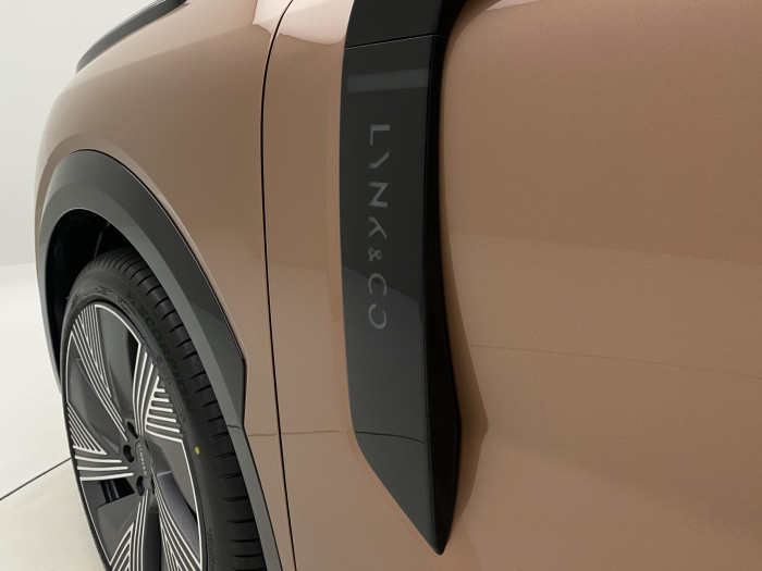 Lynk & Co 08 MORE PHEV