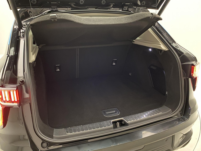 Lynk & Co 01 HEV DCT AUT 1.maj