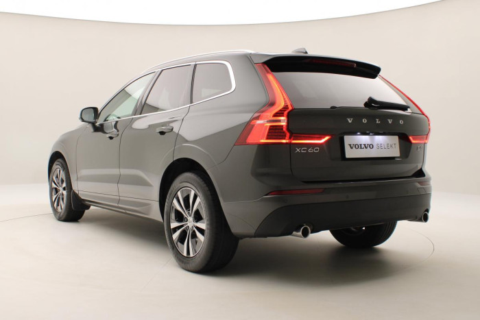 Volvo XC60 B4 AWD MOMENTUM REZERVACE 2.0 Momentum