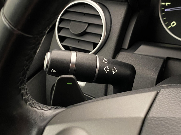 Land Rover Discovery 3.0 TDV6 S AWD REZERVACE