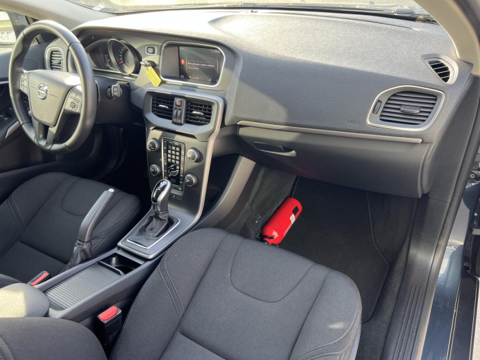 Volvo V40 D2 NAVIGACE Aut 1.maj. 2.0 d