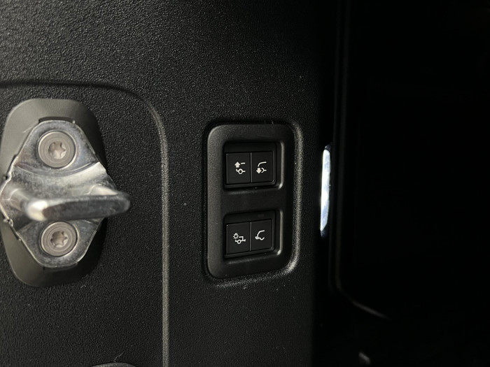 Land Rover Defender 110 D250 X-DYNAMIC SE AWD Aut 3.0 d Dynamic SE