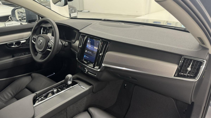 Volvo V90 CROSS COUNTRY B4 AWD REZERVACE