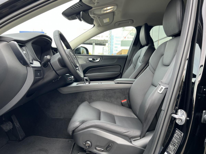 Volvo XC60 B4 AWD DARK PLUS Aut 1.maj. 2.0 Plus