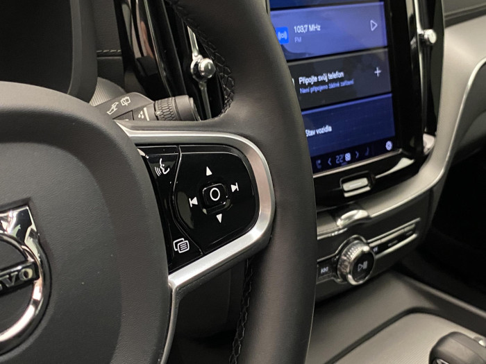 Volvo XC60 B5 AWD R-DESIGN AUT