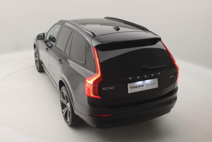 Volvo XC90 B5 AWD ULTIMATE REZERVACE