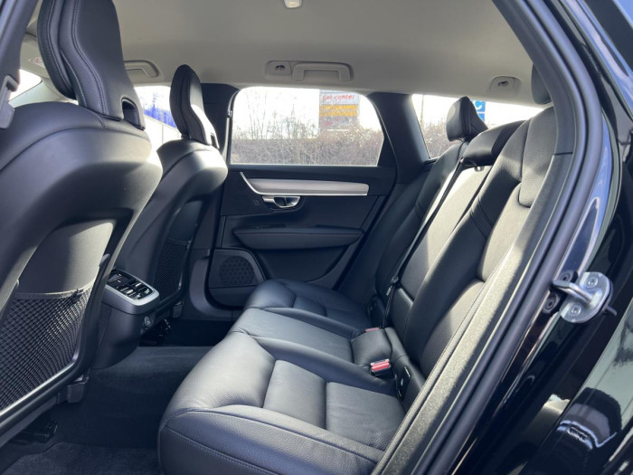 Volvo V90 B4 DARK PLUS Aut REZERVACE 2.0 Plus