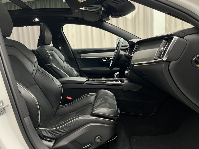 Volvo V90 T8 AWD RECHARGE R-DESIGN AUT