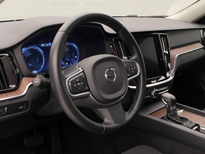 Volvo V60 D3 AWD MOMENTUM AUT CZ 2.0 d Momentum