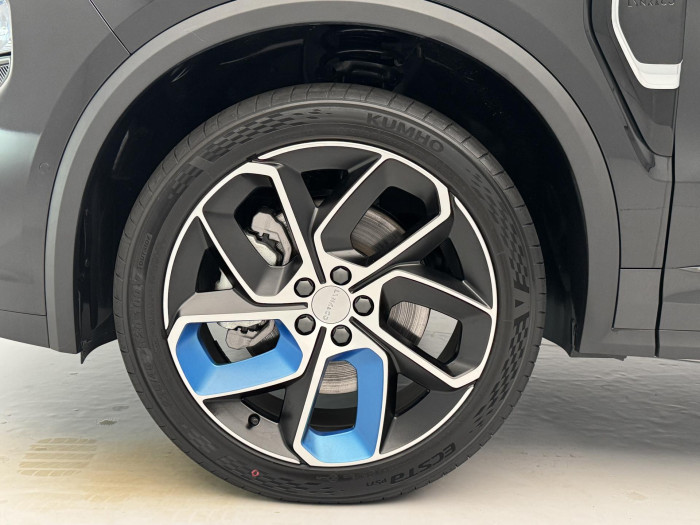 Lynk & Co 01 PHEV DCT AUT 1.maj