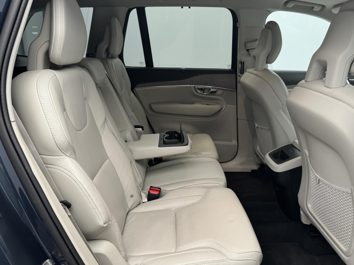 Volvo XC90 B5 AWD INSCRIPTION REZERVACE