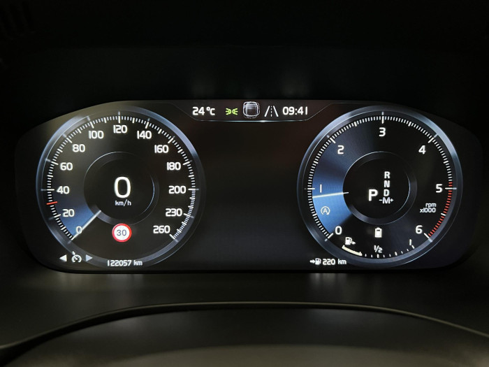 Volvo XC60 B4 AWD MOMENTUM AUT CZ 2.0 Momentum