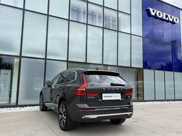 Volvo XC60 B4 PLUS BRIGHT Aut REZERVACE