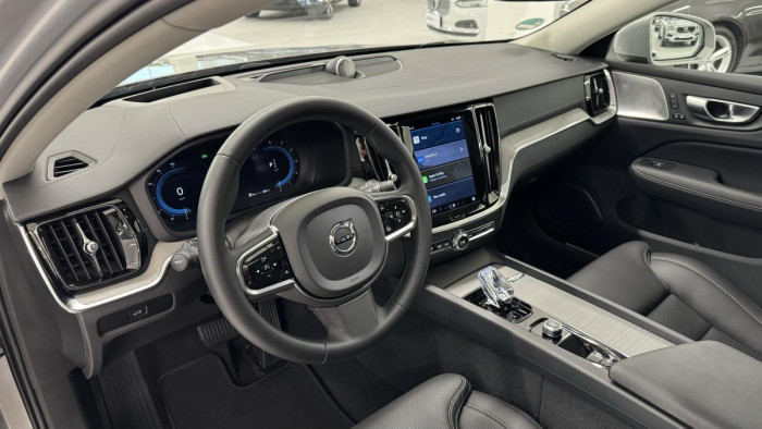 Volvo V60 CROSS COUNTRY B4 AWD REZERVACE