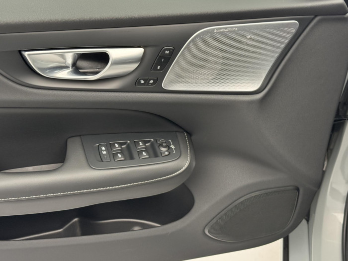 Volvo S60 T8 AWD RECHARGE ULTIMATE DARK