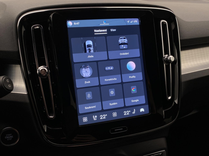 Volvo XC40 B3 DARK PLUS AUT CZ