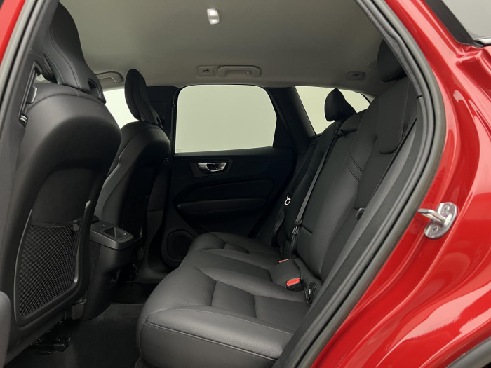 Volvo XC60 B4 AWD PLUS DARK AUT 1.maj.