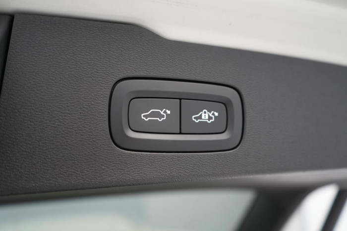 Volvo V60 D3 MOMENTUM PRO AUT REZERVACE 2.0 d Momentum