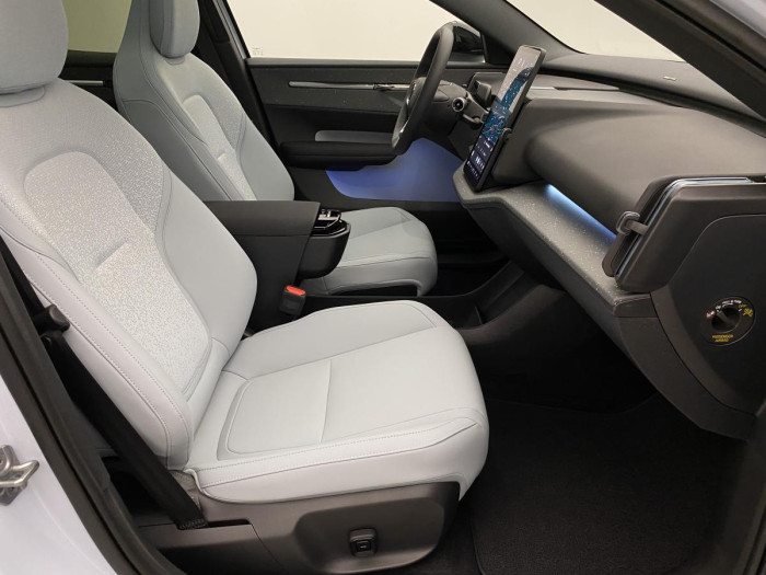 Volvo EX30 PURE ELECTRIC TWIN AWD ULTRA