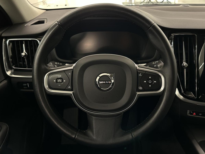 Volvo V60 D3 KINETIC NAVIGACE REZERVACE 2.0 d