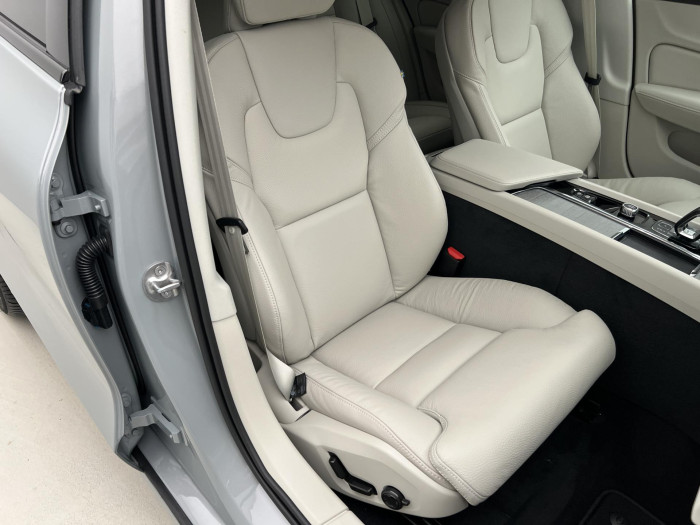 Volvo V60 B4 DARK PLUS