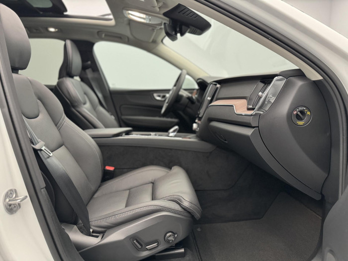 Volvo XC60 T8 AWD RECHARGE BRIGHT PLUS