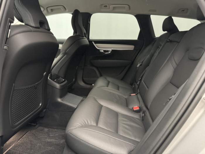 Volvo V90 T6 AWD RECHARGE DARK 1.maj