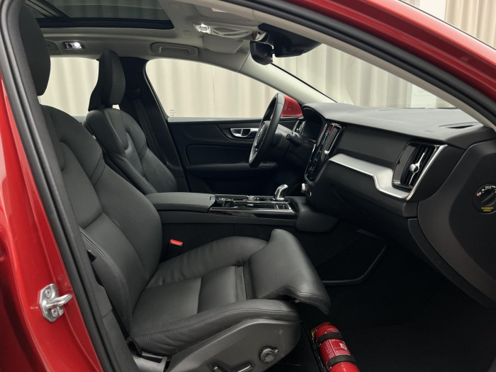 Volvo V60 T8 AWD RECHARGE INSCRIPTION