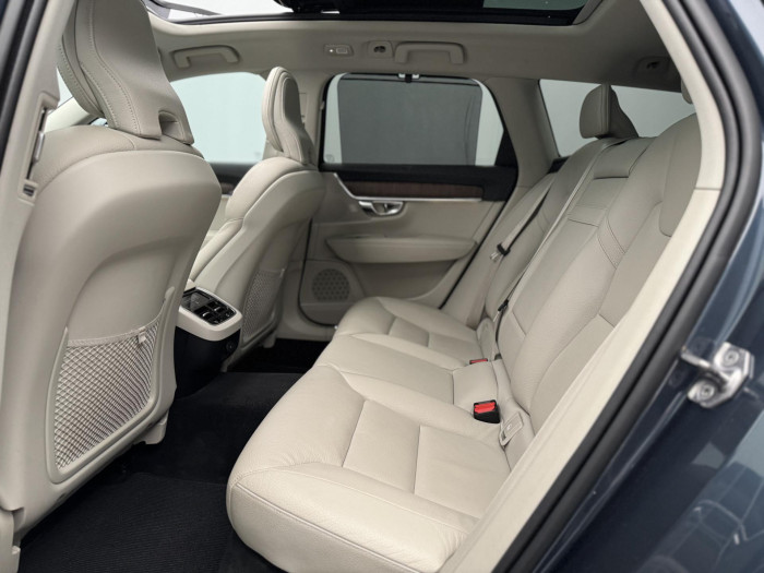 Volvo V90 CC B5 AWD PRO AUT REZERVACE 2.0 CC CC