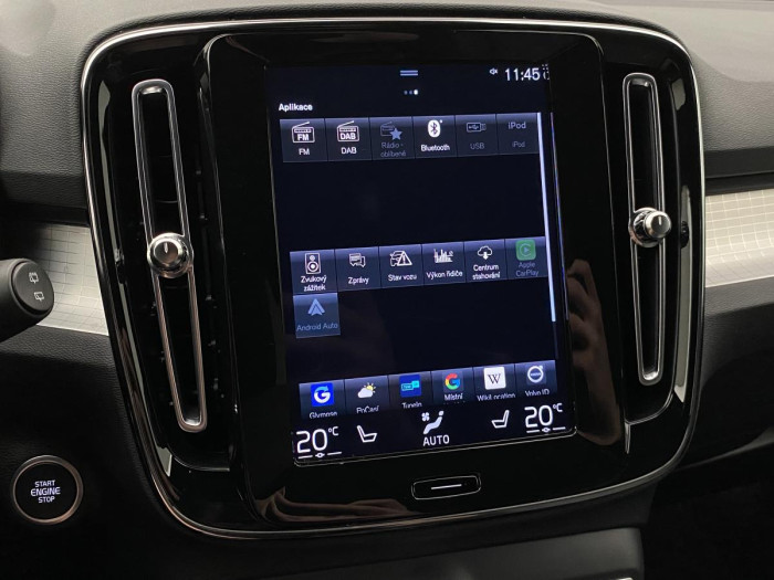 Volvo XC40 B4 MOMENTUM AUT REZERVACE 2.0 Momentum