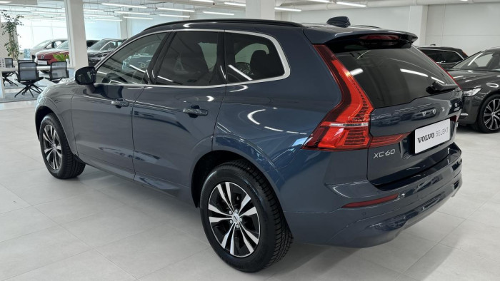 Volvo XC60 B4 CORE AUT REZERVACE