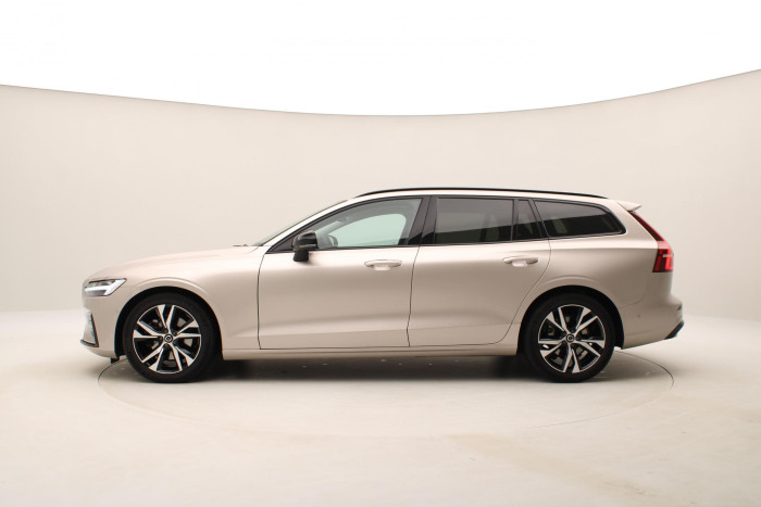 Volvo V60 B4 PLUS DARK AUT CZ 1.maj