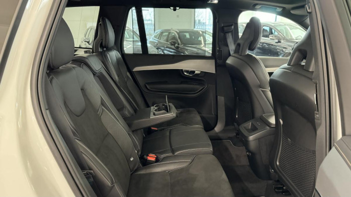 Volvo XC90 B5 AWD R-DESIGN AUT REZERVACE