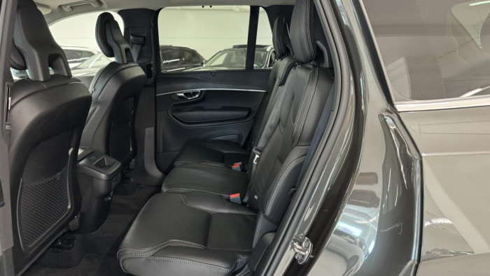 Volvo XC90 B5 AWD INSCRIPTION REZERVACE