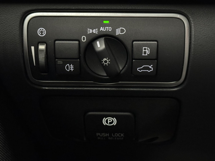 Volvo XC60 D5 AWD SUMMUM REZERVACE 2.4 d Summum