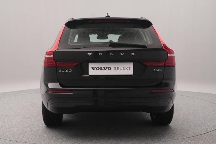 Volvo XC60 B4 AWD CORE CZ 1. maj