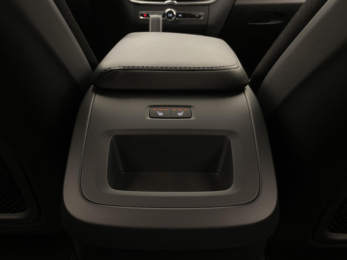 Volvo XC60 B4 CORE AUT CZ 1.maj