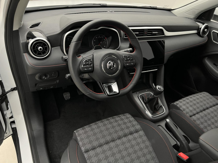 MG ZS 1.5 ESSENTIAL PLUS