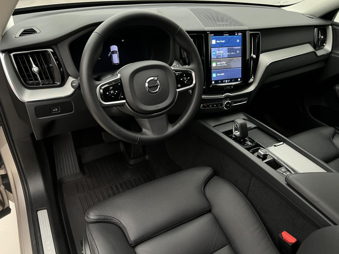 Volvo XC60 B4 AWD PLUS DARK AUT 1.maj.