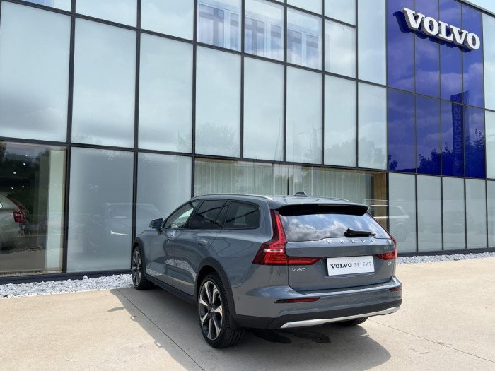 Volvo V60 CROSS COUNTRY B4 AWD Aut 1.maj