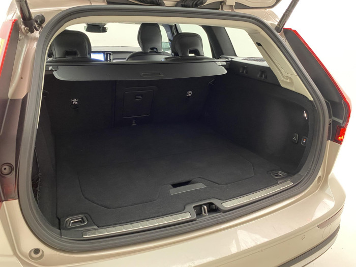 Volvo V60 T6 AWD RECHARGE CORE AUT CZ