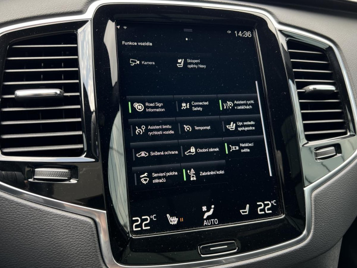 Volvo XC90 B5 R-DESIGN AWD 7MÍSTNÁ Aut