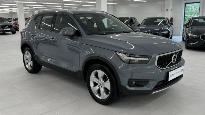 Volvo XC40 T2 MOMENTUM ADVANCED REZERVACE 1.5 Momentum
