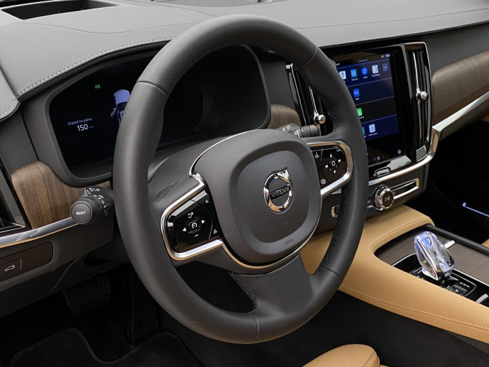 Volvo V90 B6 AWD ULTIMATE AUT CZ 1.maj