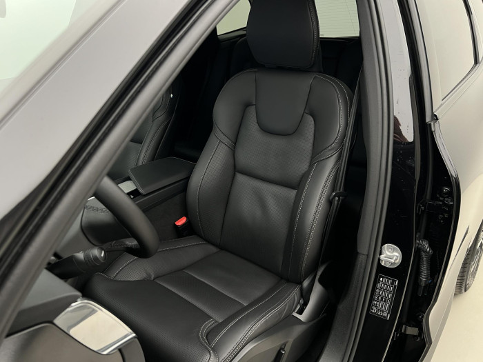 Volvo XC60 B5 AWD PLUS DARK AUT 1.maj.