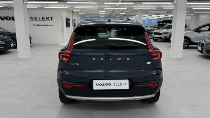 Volvo XC40 T5 TWINe INSCRIPTION REZERVACE