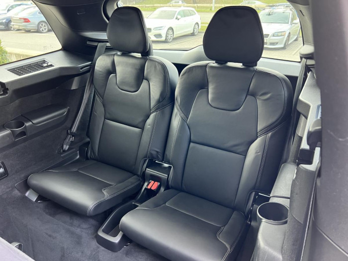 Volvo XC90 T8 AWD R-DESIGN 7 MÍSTNÁ Aut