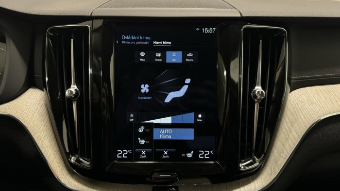 Volvo XC60 B5 AWD INSCRIPTION REZERVACE